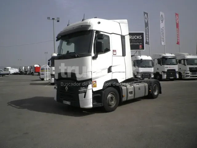 RENAULT T520 HIGH SLEEPER CAB EVO