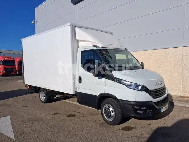 IVECO DAILY 160cv CARROZADO 20m3 IVECO CON PLATAFORMA